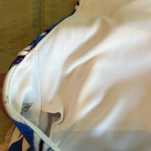 Floral crisscross sports bra - Picture 3 of 4